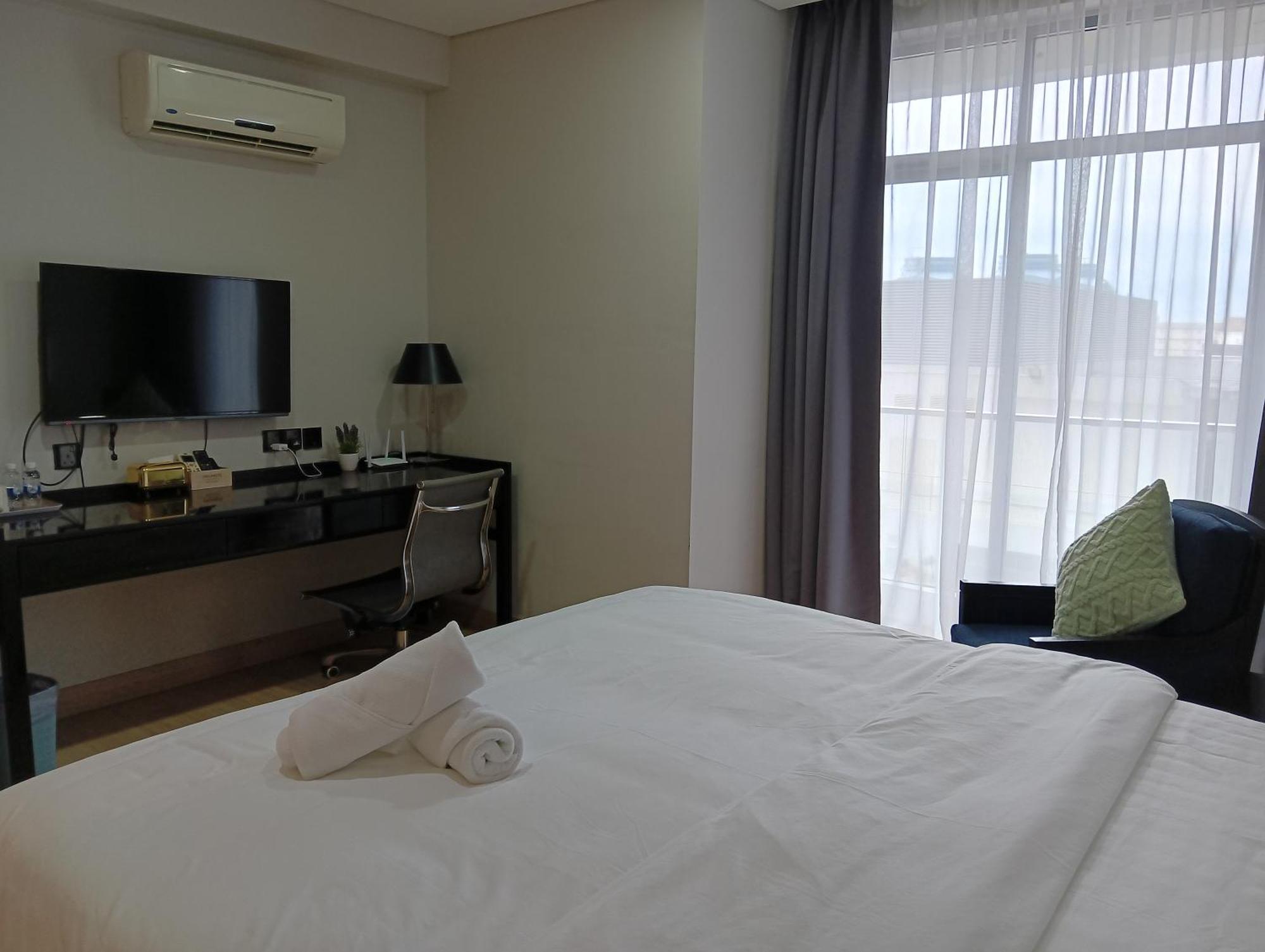 The Straits Suites By Ciconia Malacca Exterior photo