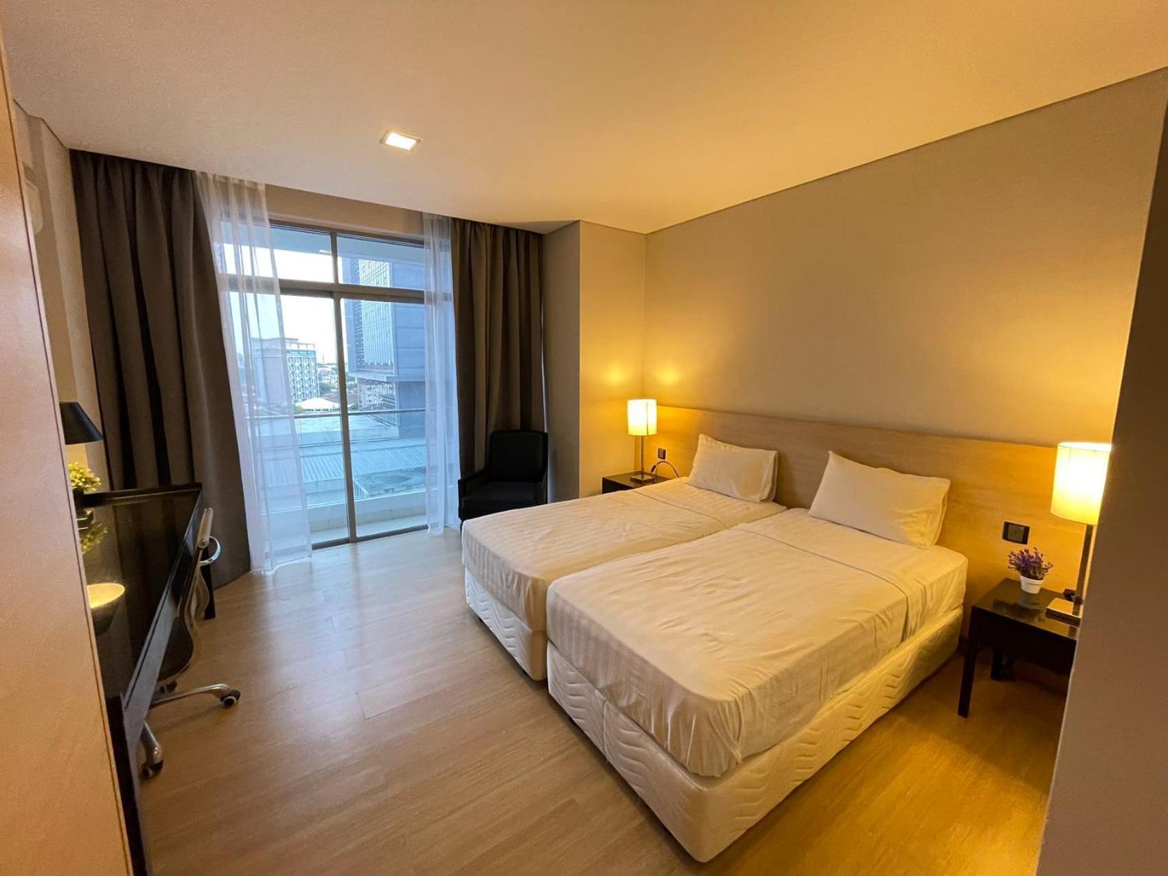 The Straits Suites By Ciconia Malacca Exterior photo